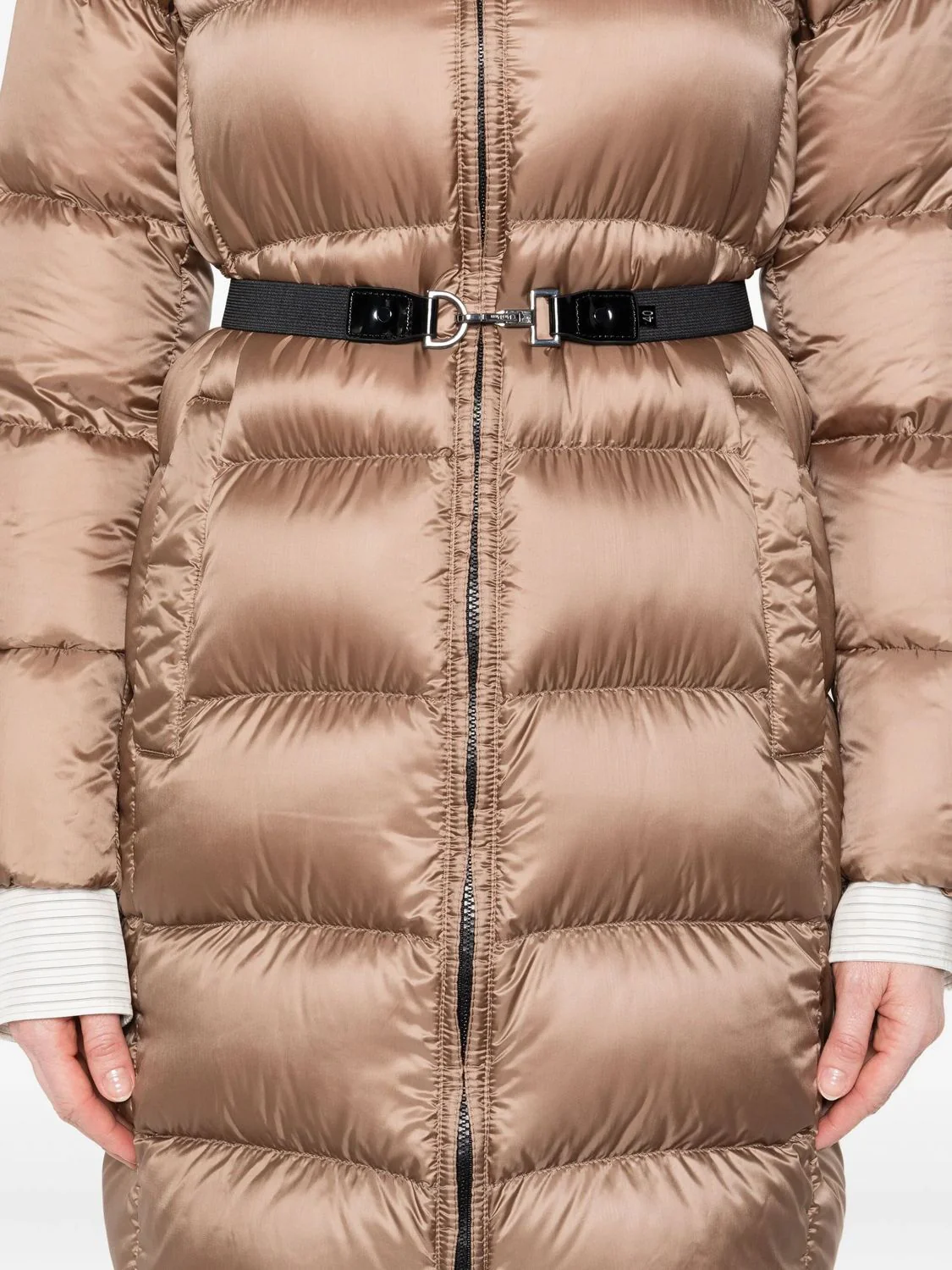 72 POLYESTER OUTERWEAR - Image 2