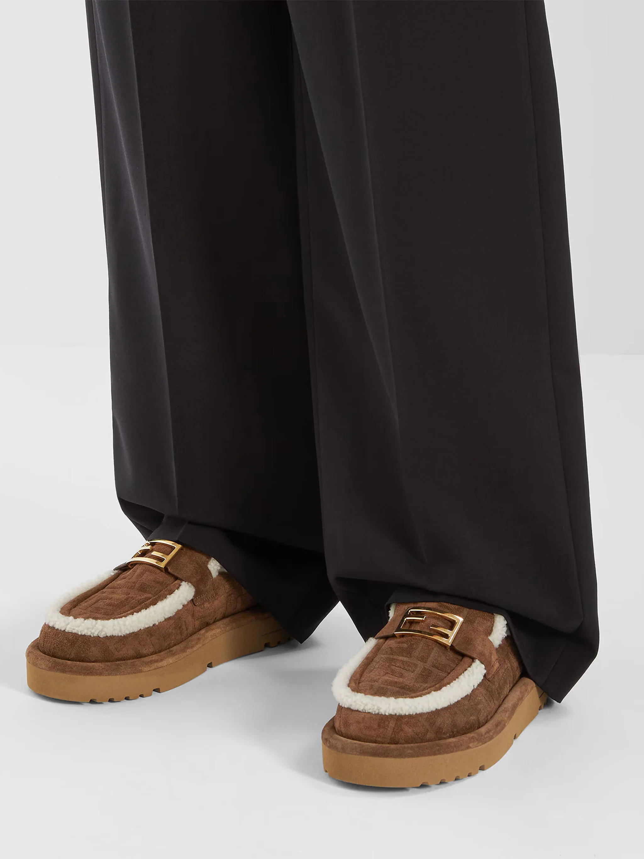 APRES CHIC - Image 3