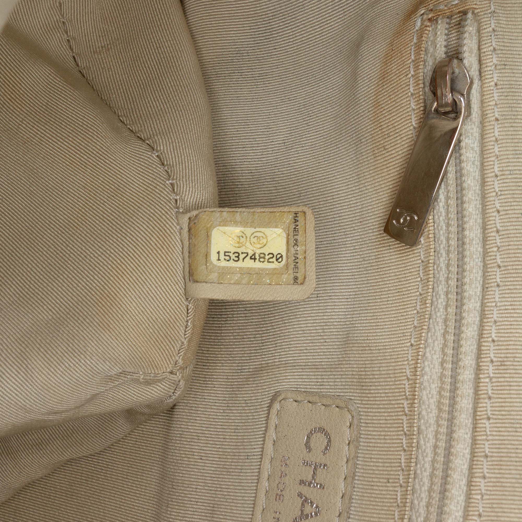 Large Washed Lambskin Chain Around Flap - Image 6